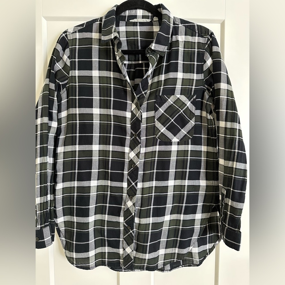 Lightweight plaid shirt